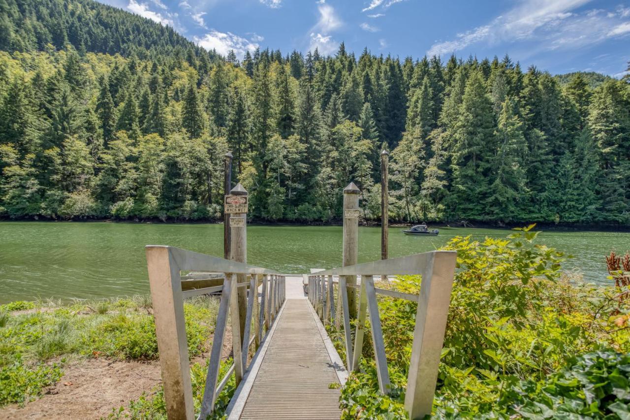 The Crabbing Cabin Lincoln City Exterior photo
