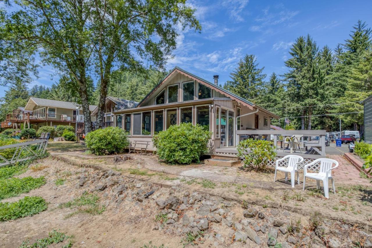 The Crabbing Cabin Lincoln City Exterior photo